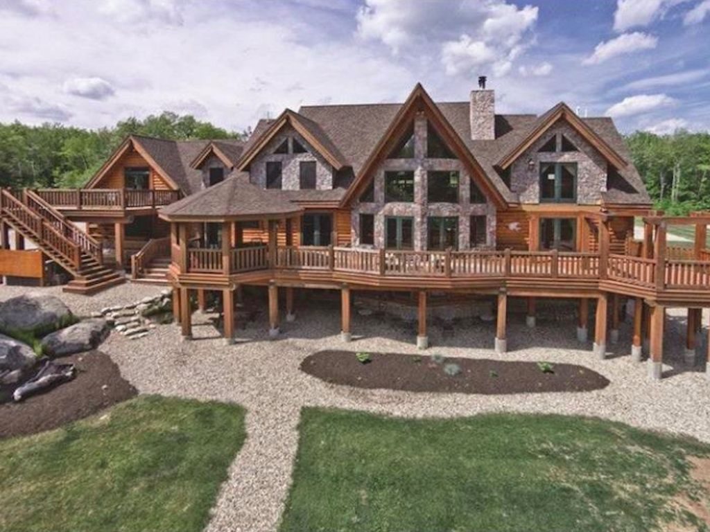 Moose Lake Ranch — lodge and grounds